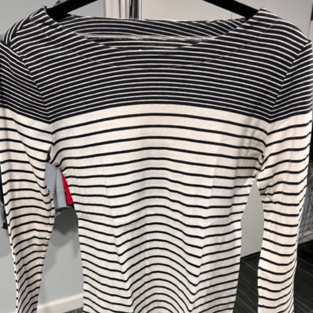 Loft Stripe Boatneck T Shirt in Black and off White. 3/4 Sleeves. medium